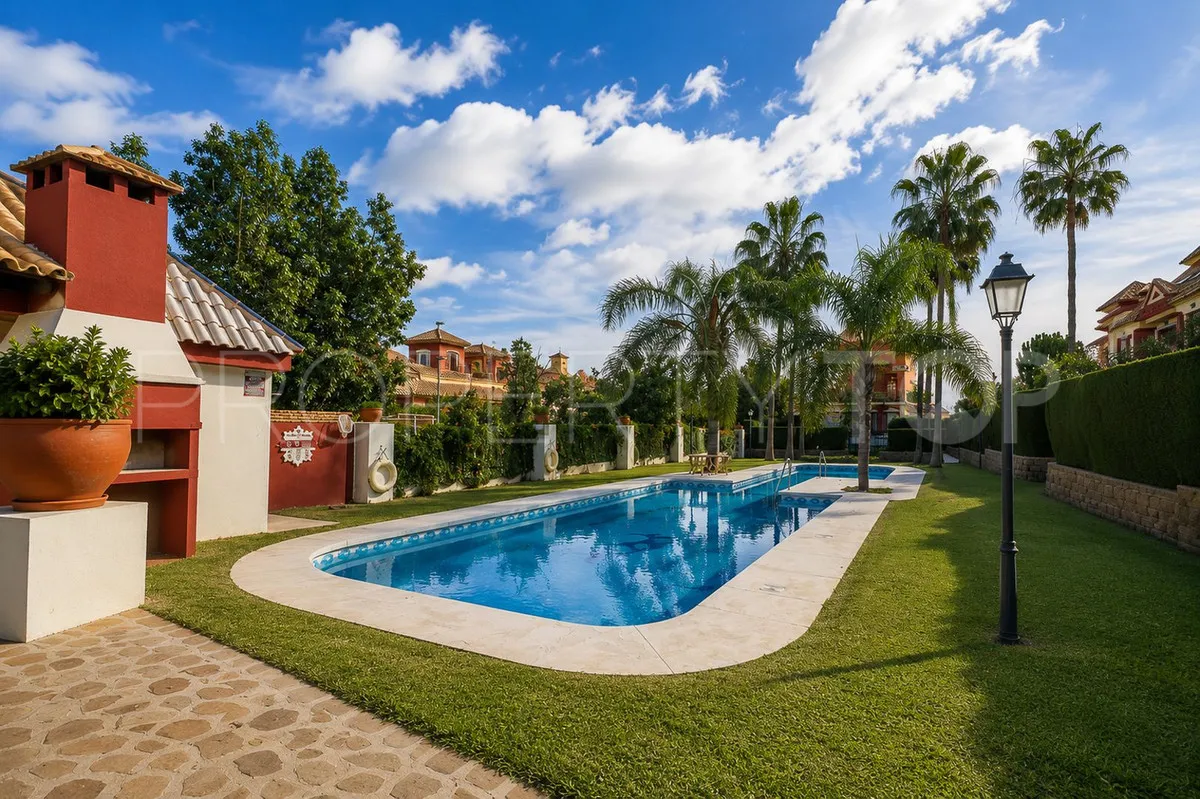 Torrequebrada 5 bedrooms town house for sale