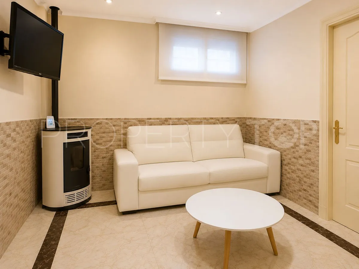Torrequebrada 5 bedrooms town house for sale