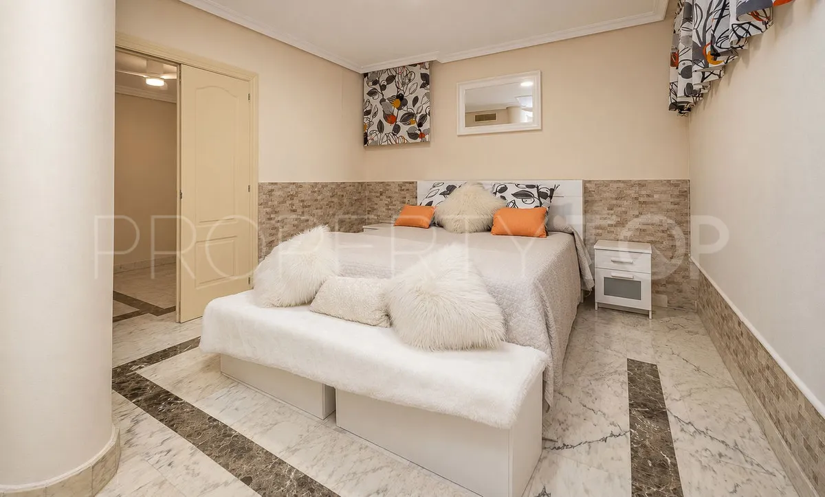 Torrequebrada 5 bedrooms town house for sale