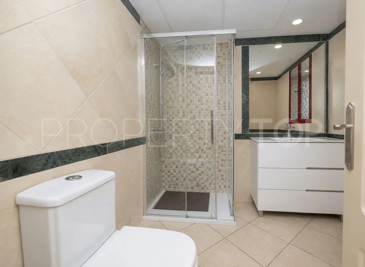 Torrequebrada 5 bedrooms town house for sale
