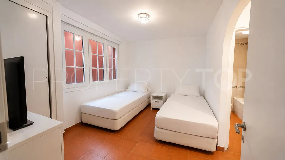 Torrequebrada 8 bedrooms villa for sale