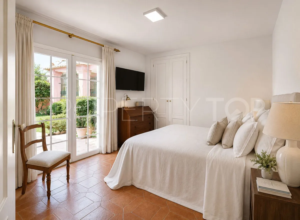 Torrequebrada 8 bedrooms villa for sale