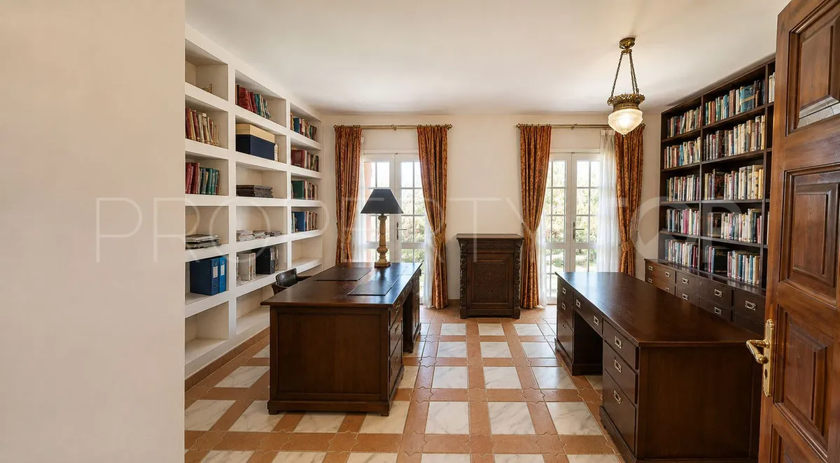 Torrequebrada 8 bedrooms villa for sale