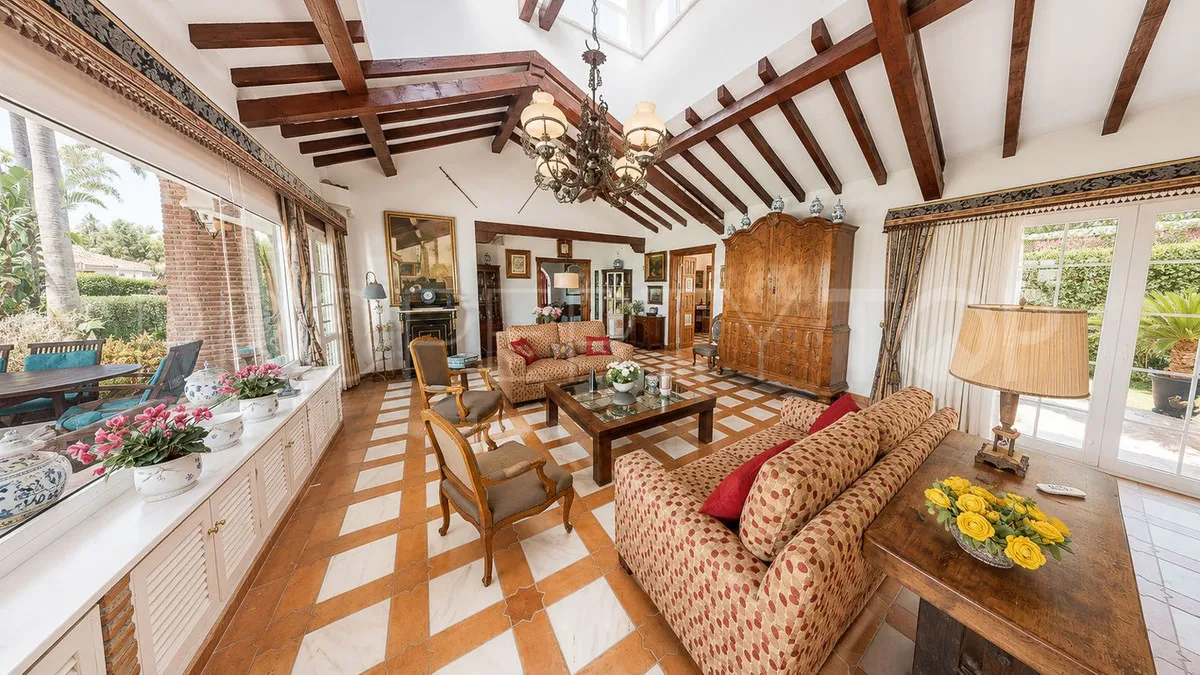 Torrequebrada 8 bedrooms villa for sale