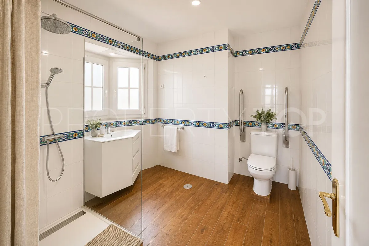Torrequebrada 8 bedrooms villa for sale