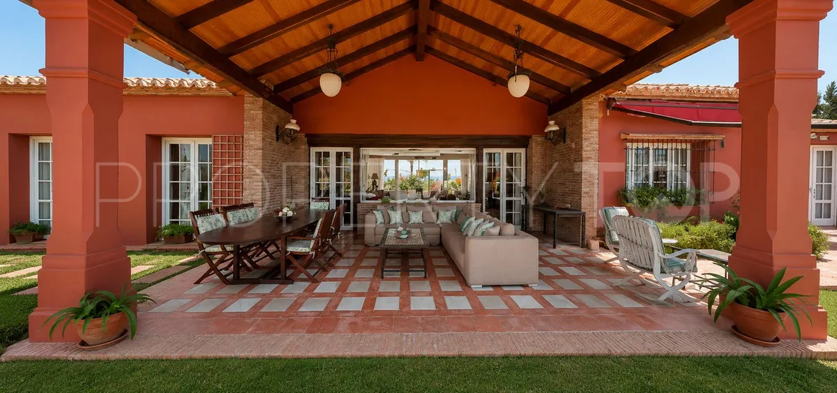 Torrequebrada 8 bedrooms villa for sale