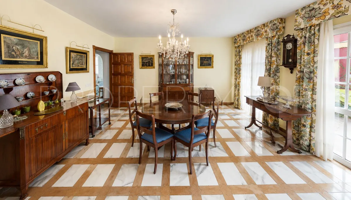 Torrequebrada 8 bedrooms villa for sale
