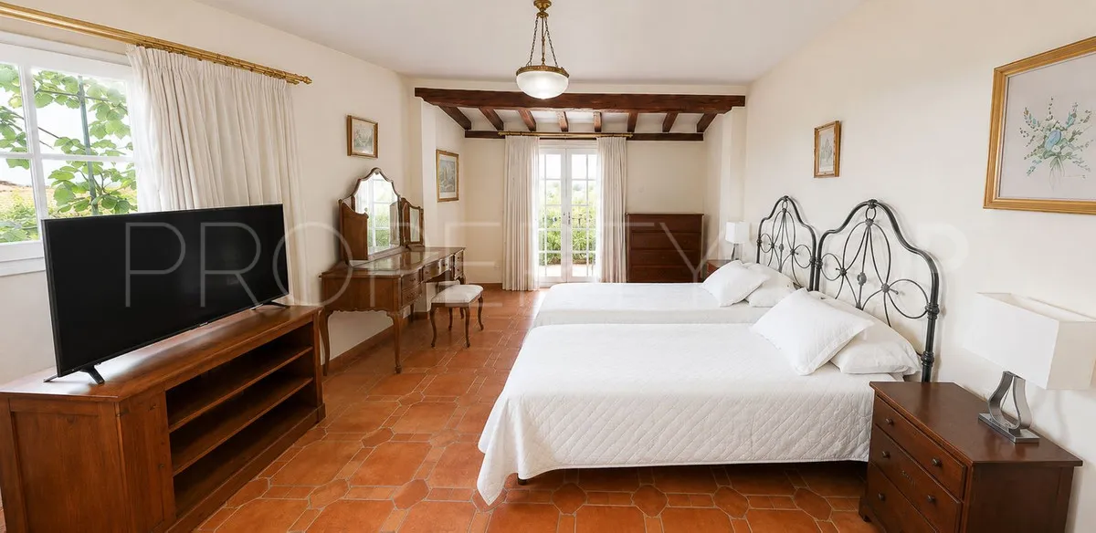 Torrequebrada 8 bedrooms villa for sale