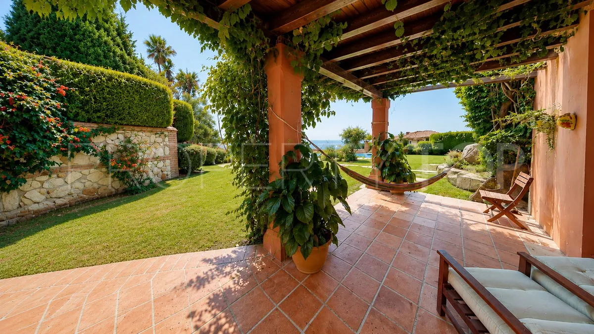Torrequebrada 8 bedrooms villa for sale