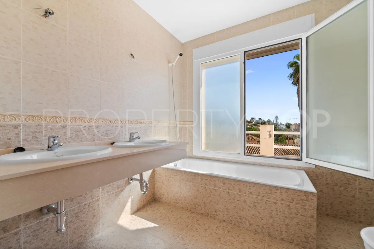 Villa en venta en Mijas con 7 dormitorios