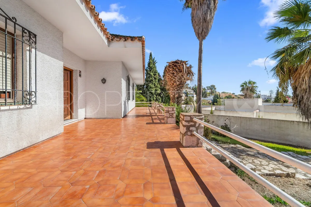 Villa en venta en Mijas con 7 dormitorios