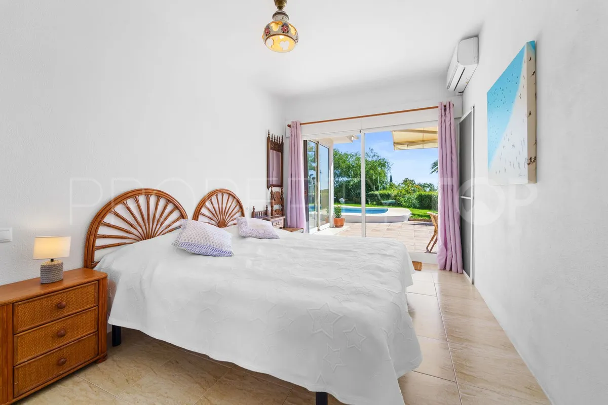 Calahonda, villa en venta con 5 dormitorios