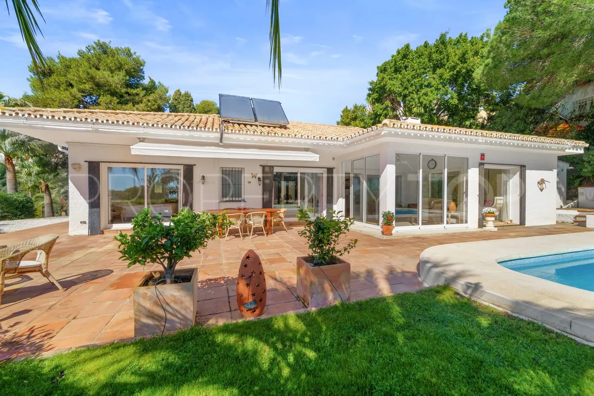 Calahonda, villa en venta con 5 dormitorios