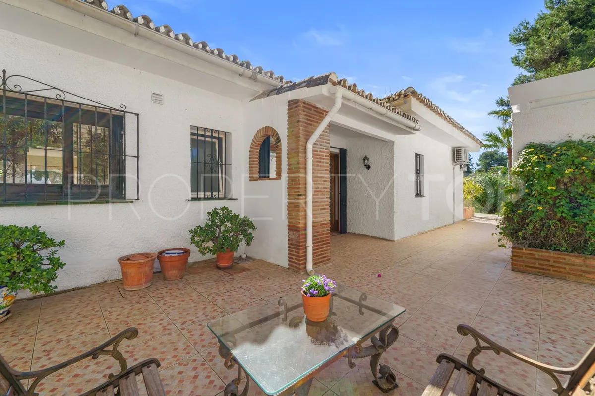Calahonda, villa en venta con 5 dormitorios