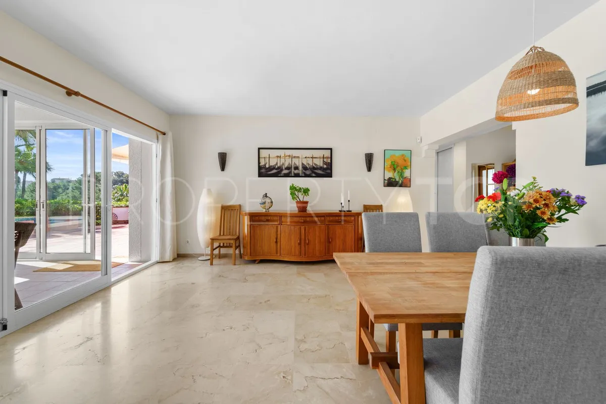 Calahonda, villa en venta con 5 dormitorios