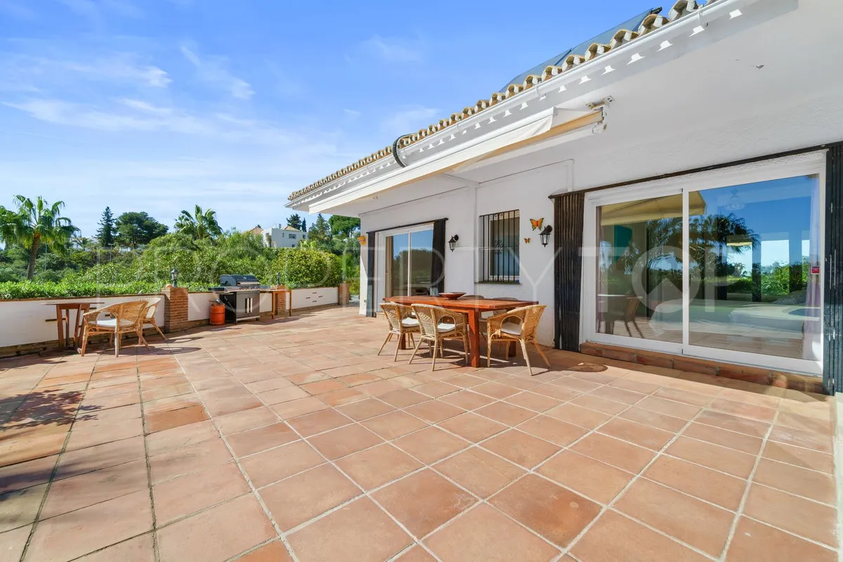 Calahonda, villa en venta con 5 dormitorios