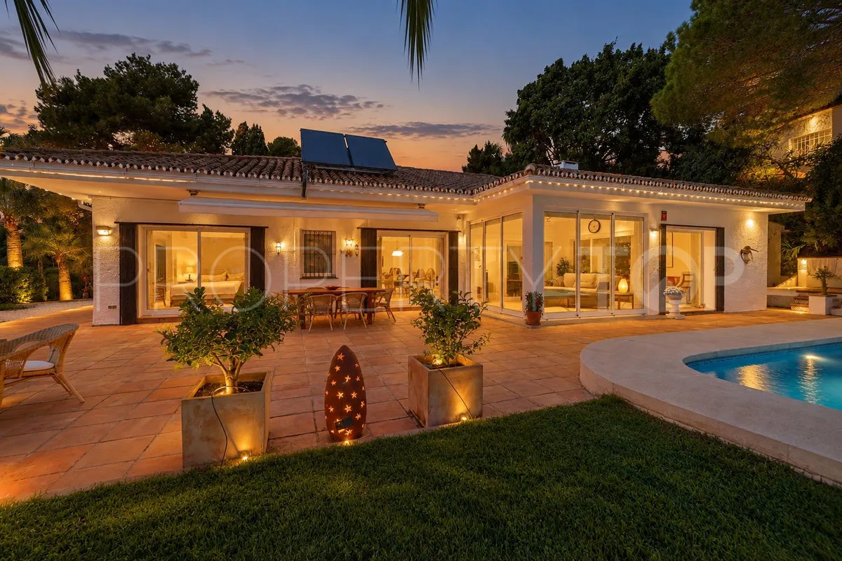 Calahonda, villa en venta con 5 dormitorios