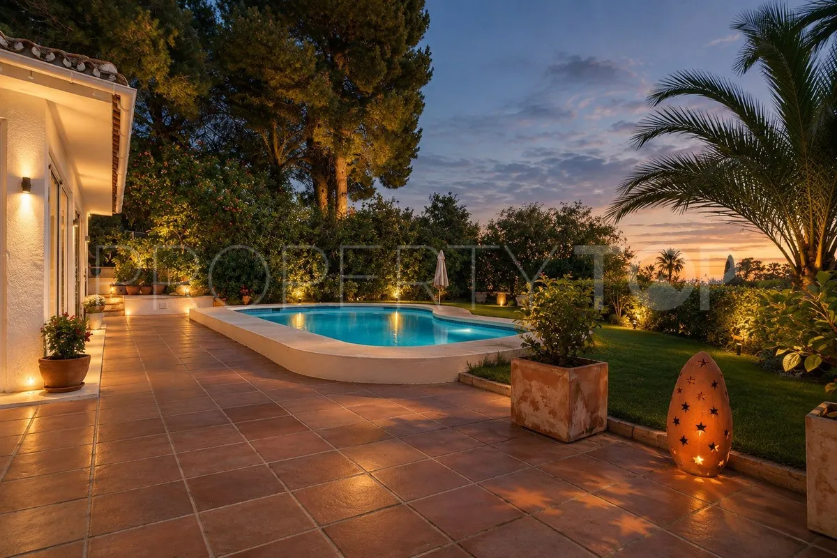 Calahonda, villa en venta con 5 dormitorios