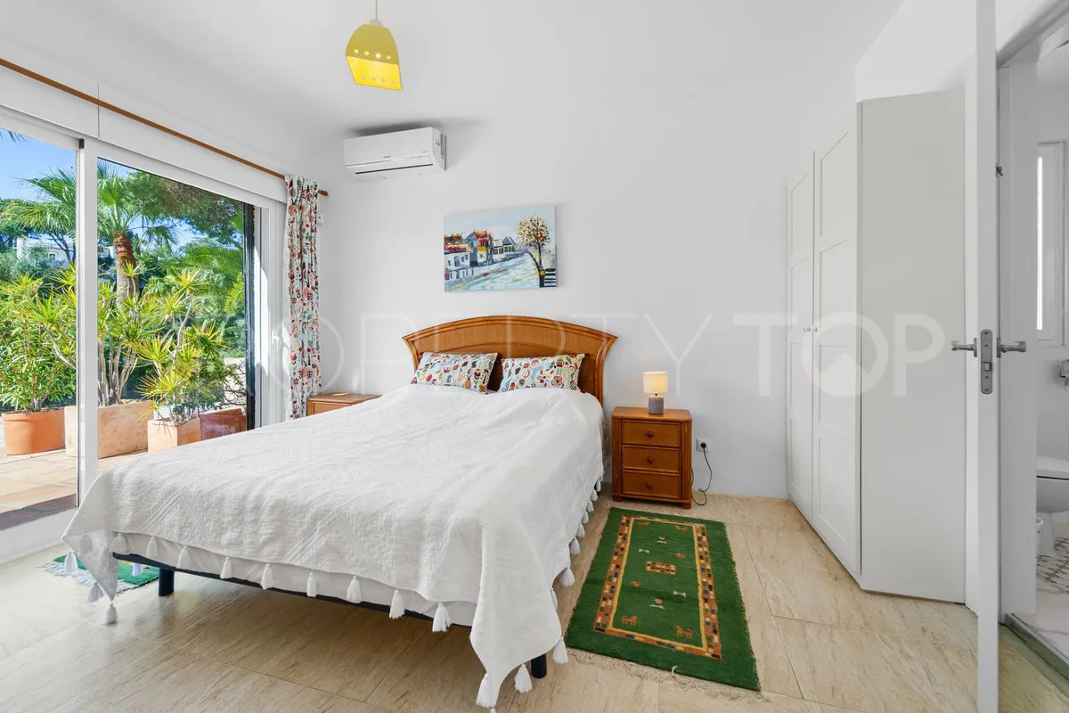 Calahonda, villa en venta con 5 dormitorios