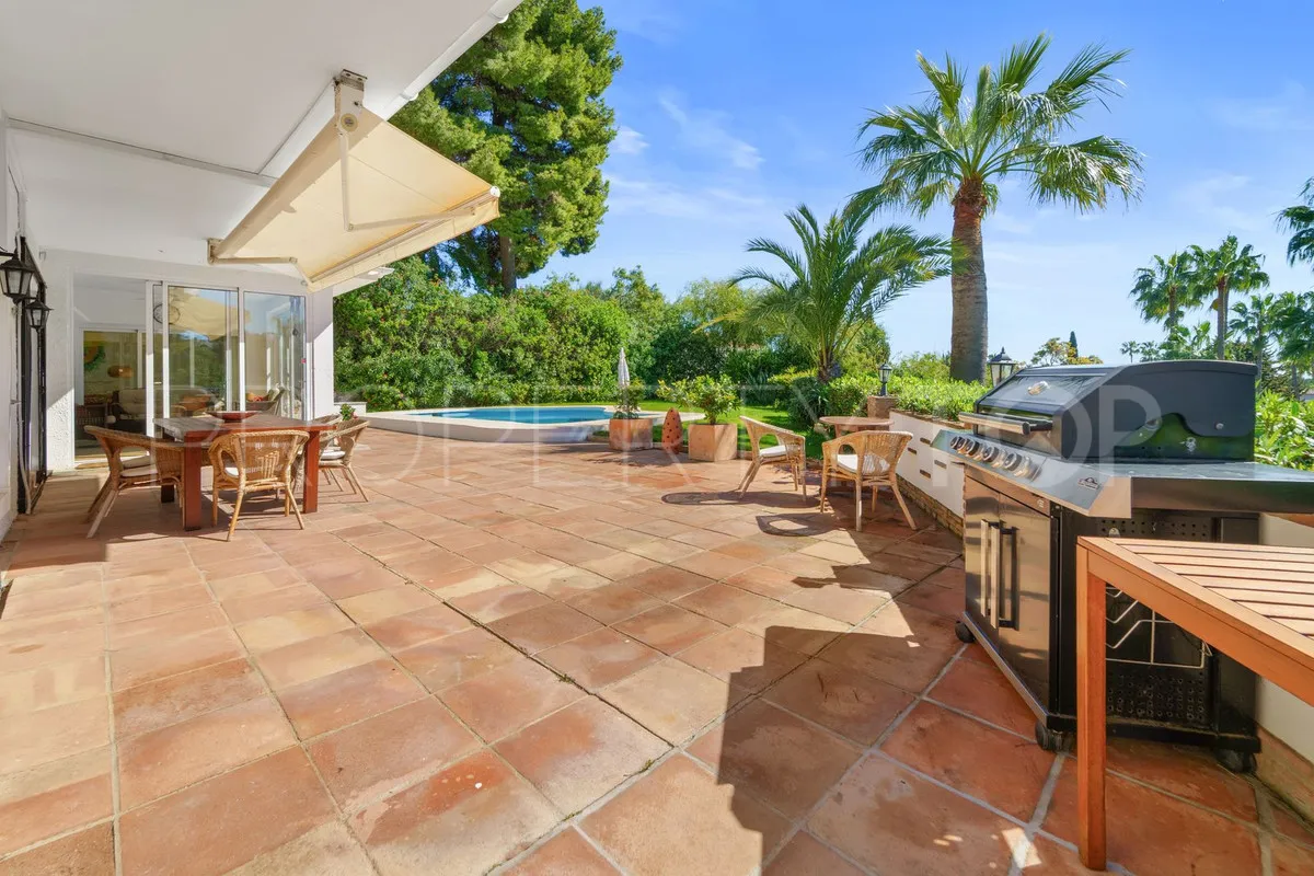 Calahonda, villa en venta con 5 dormitorios