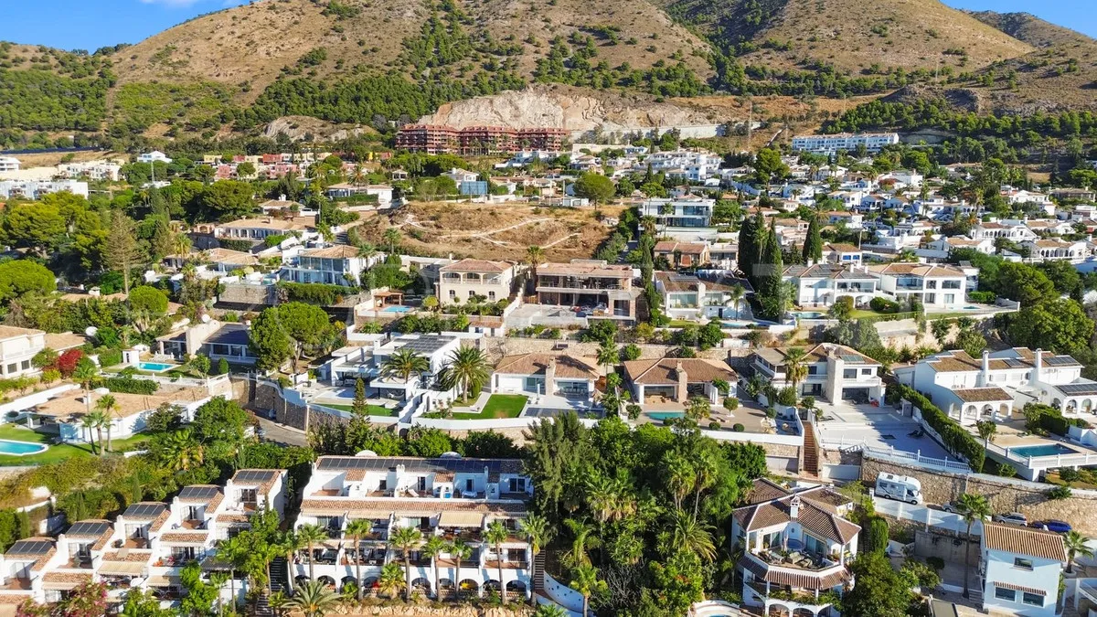 Villa for sale in Benalmadena with 5 bedrooms