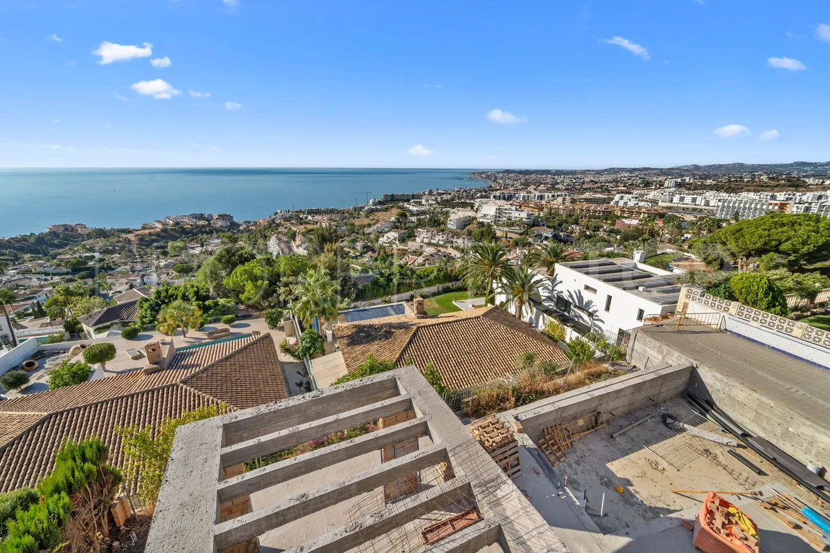 Villa for sale in Benalmadena with 5 bedrooms