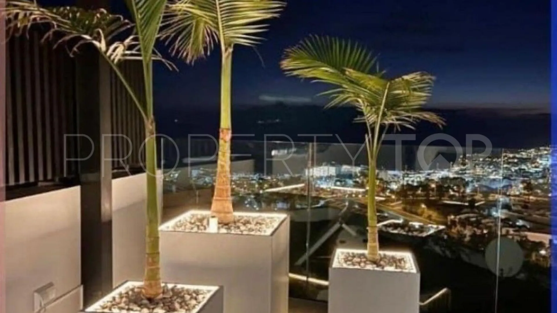 Villa for sale in Benalmadena with 5 bedrooms