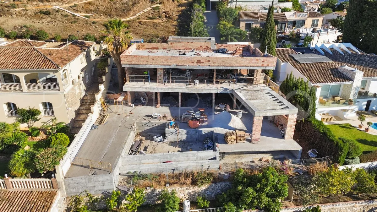 Villa for sale in Benalmadena with 5 bedrooms
