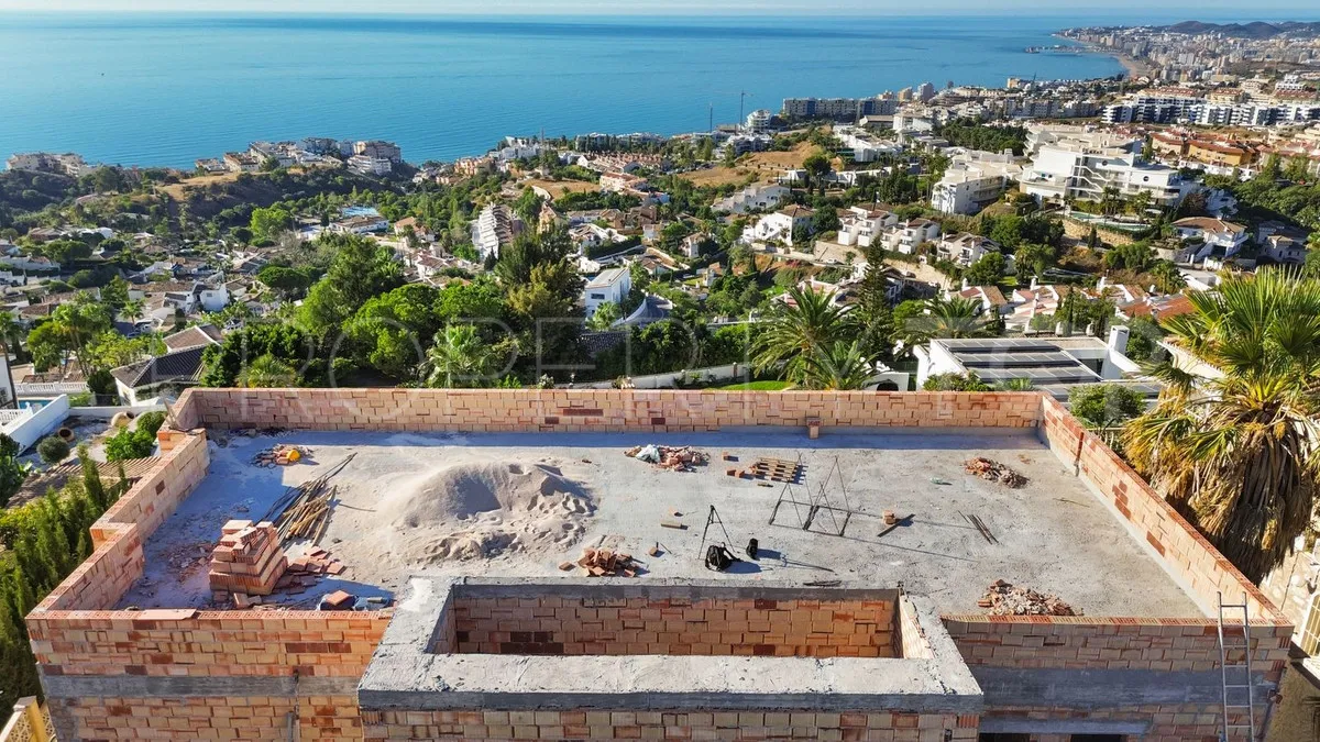Villa for sale in Benalmadena with 5 bedrooms