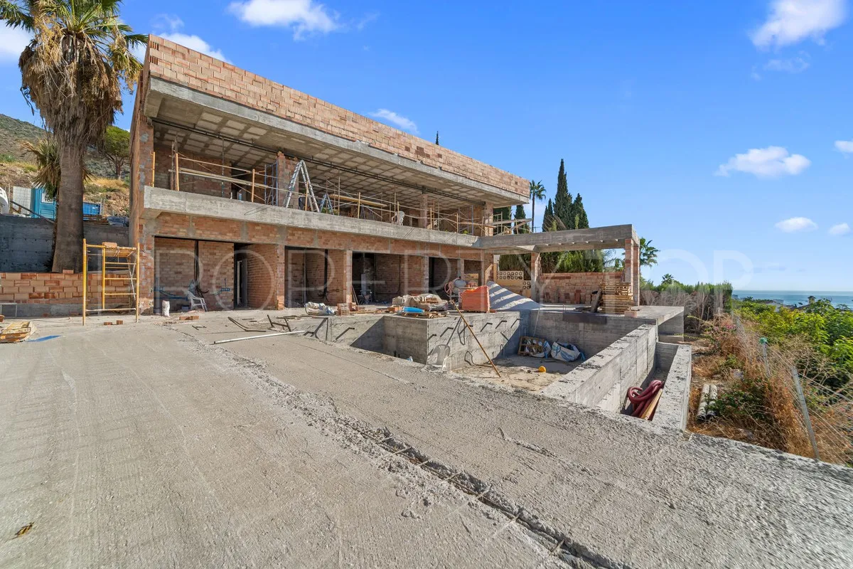 Villa for sale in Benalmadena with 5 bedrooms