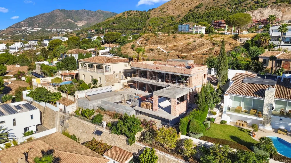 Villa for sale in Benalmadena with 5 bedrooms