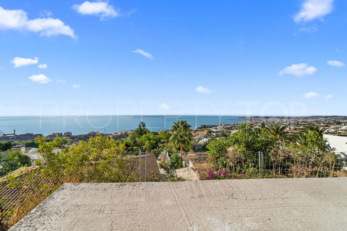 Villa for sale in Benalmadena with 5 bedrooms