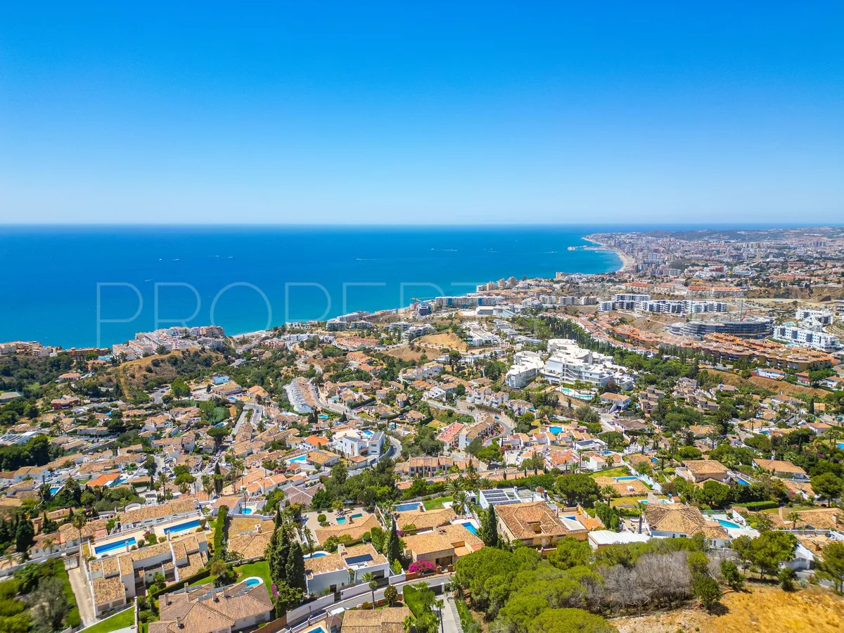 Villa for sale in Benalmadena with 5 bedrooms
