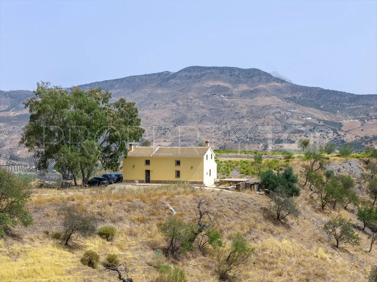 Villa a la venta en Casabermeja con 4 dormitorios