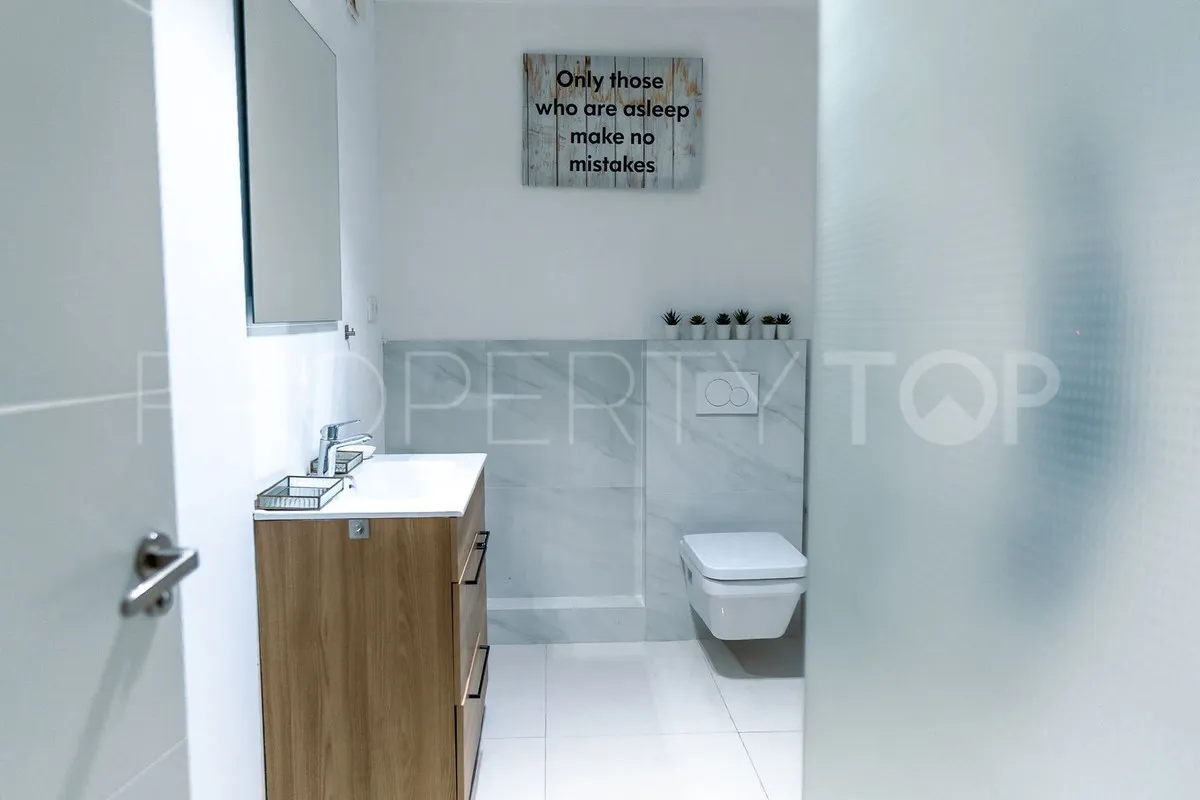Villa for sale in Nueva Andalucia