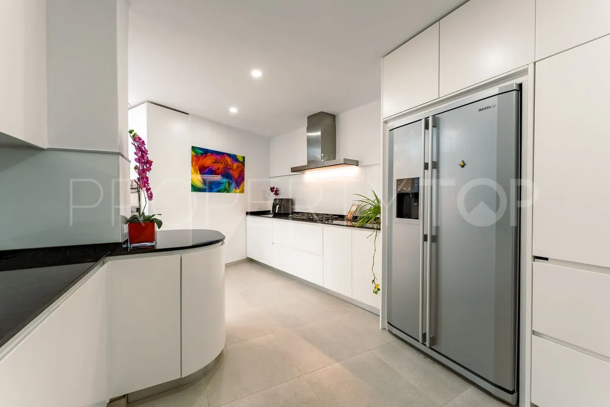 For sale villa in Benahavis