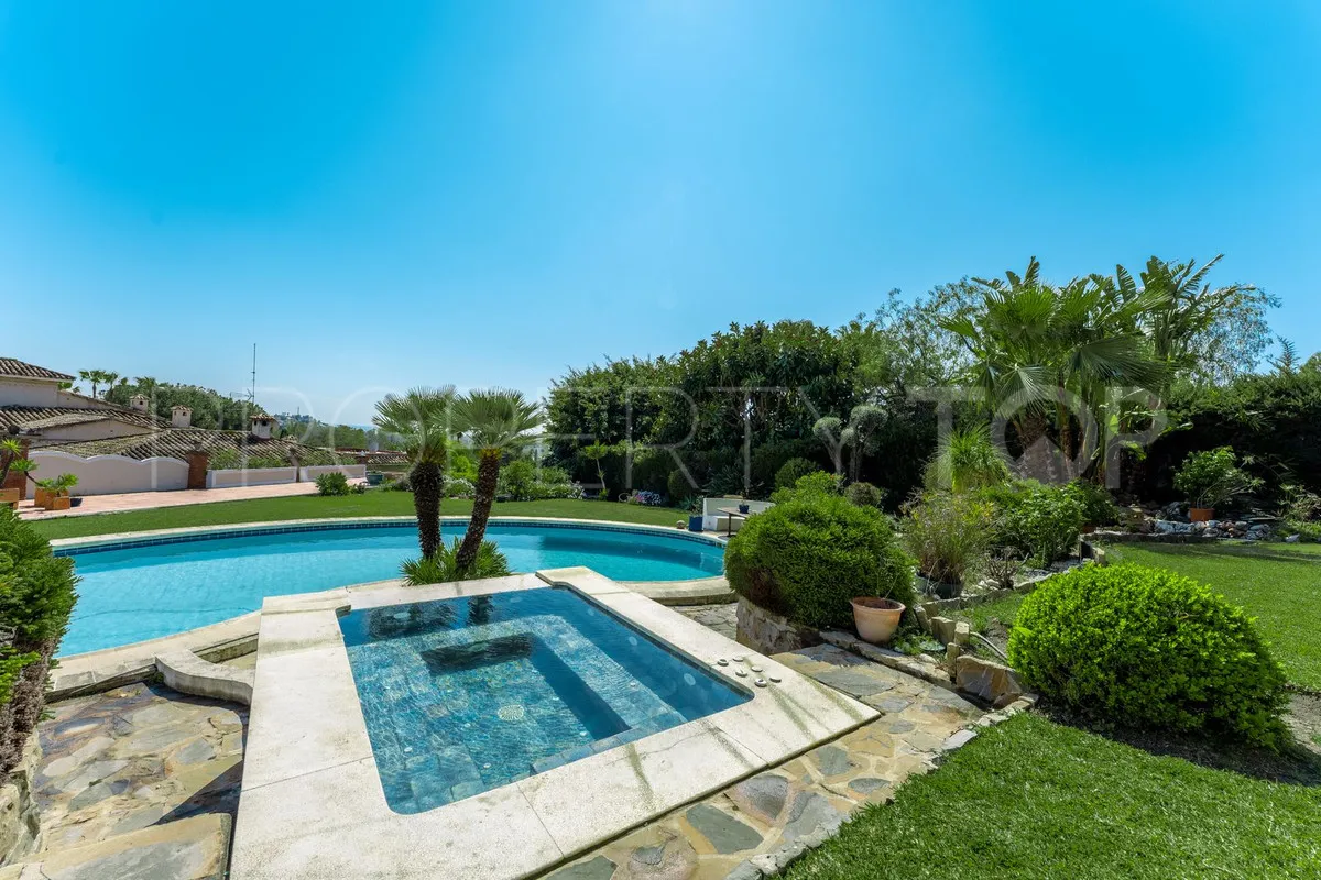 For sale villa in Benahavis
