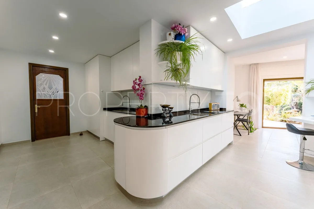 For sale villa in Benahavis