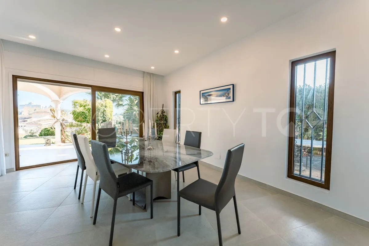 For sale villa in Benahavis