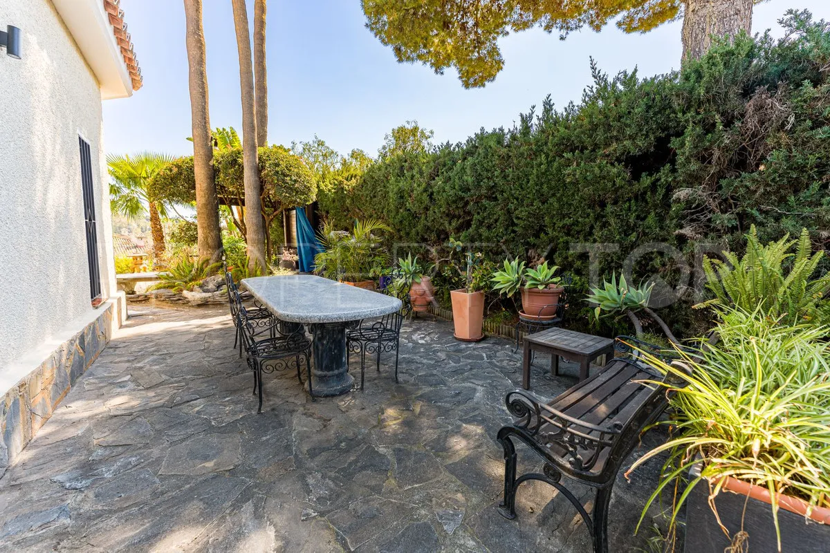 For sale villa in Benahavis