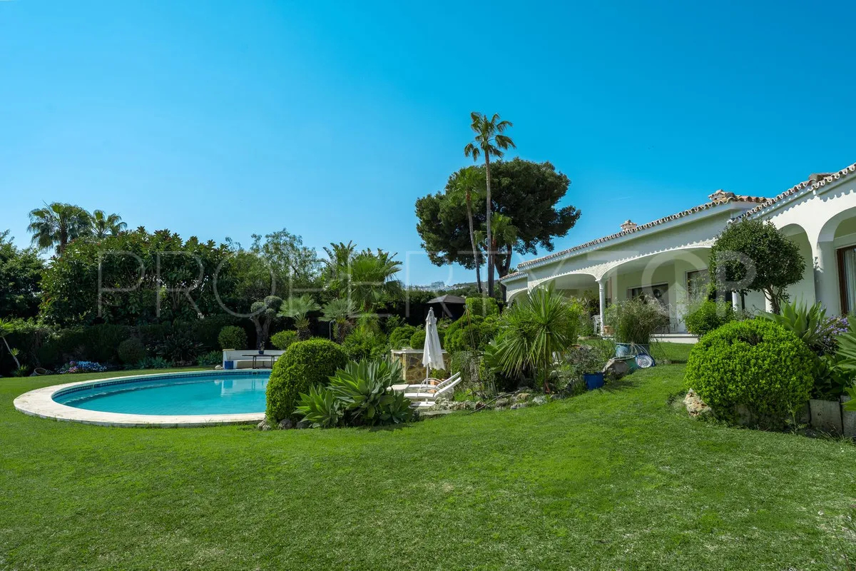 For sale villa in Benahavis