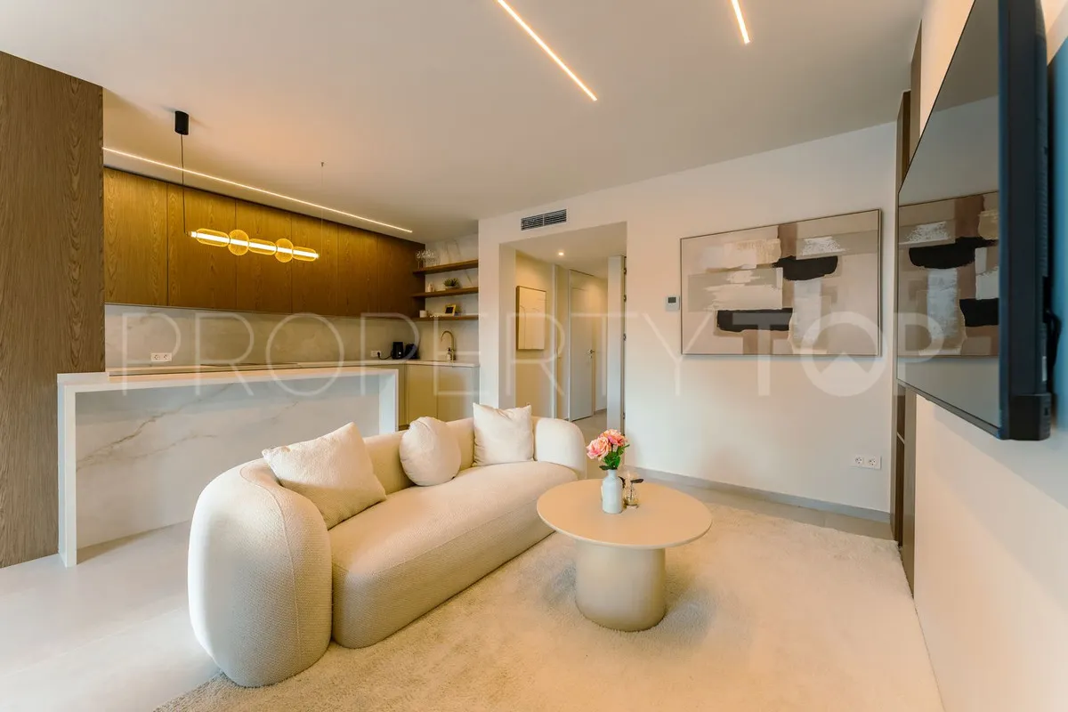 Apartamento planta baja en venta en Aloha con 2 dormitorios