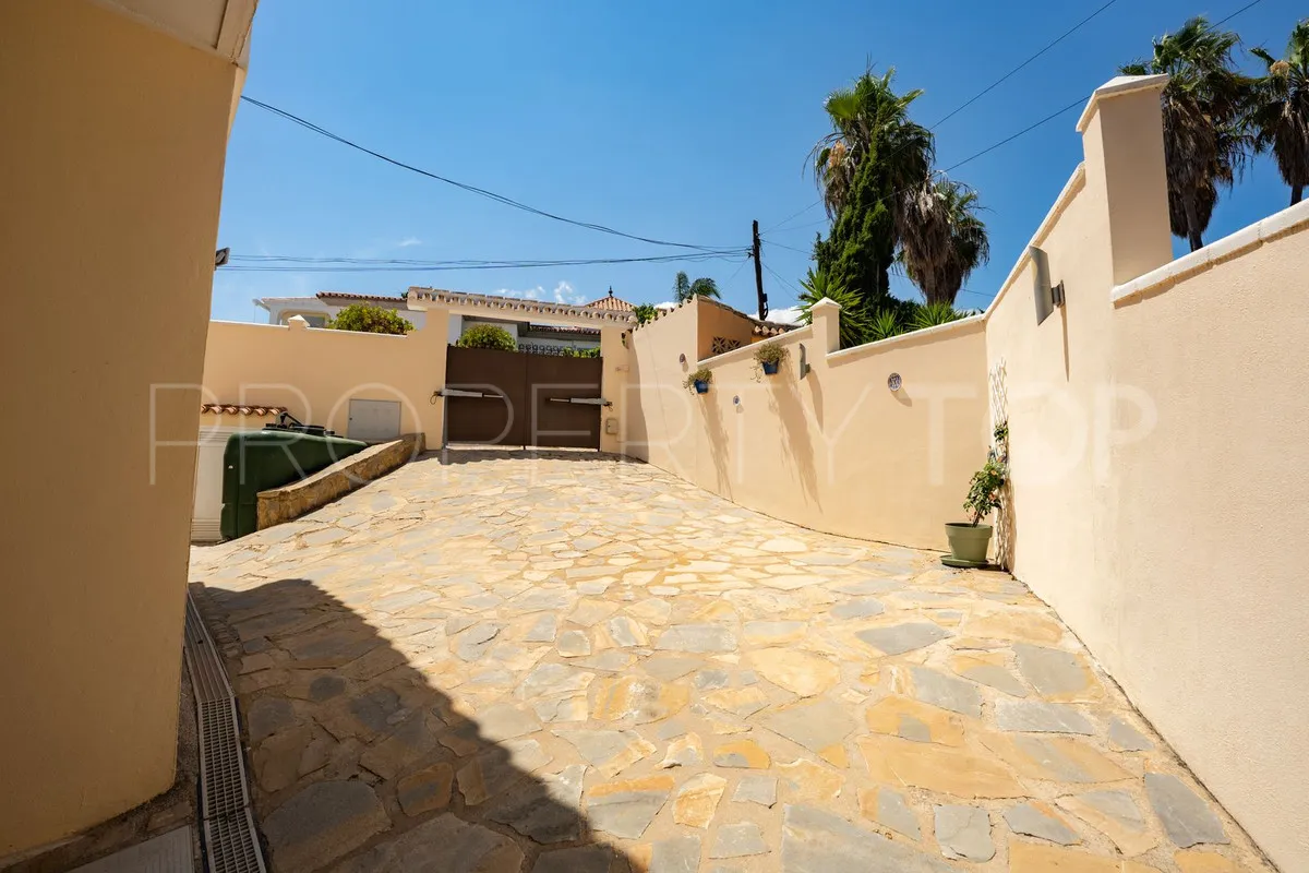 Villa a la venta en El Padron de 4 dormitorios