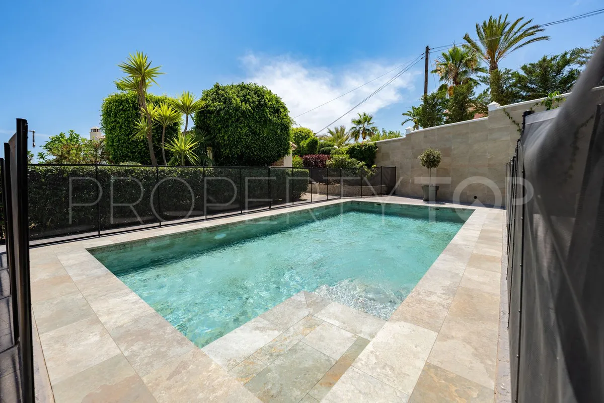 Villa a la venta en El Padron de 4 dormitorios