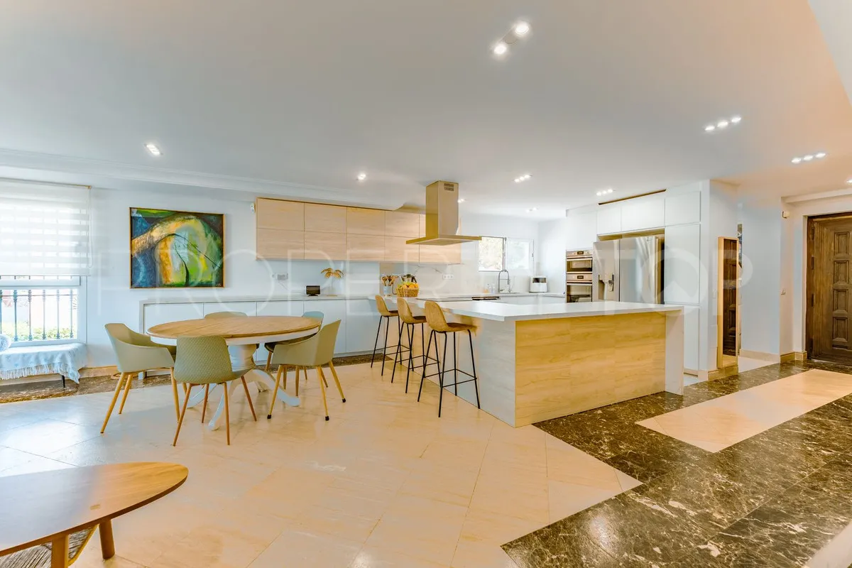 Villa with 4 bedrooms for sale in Selwo