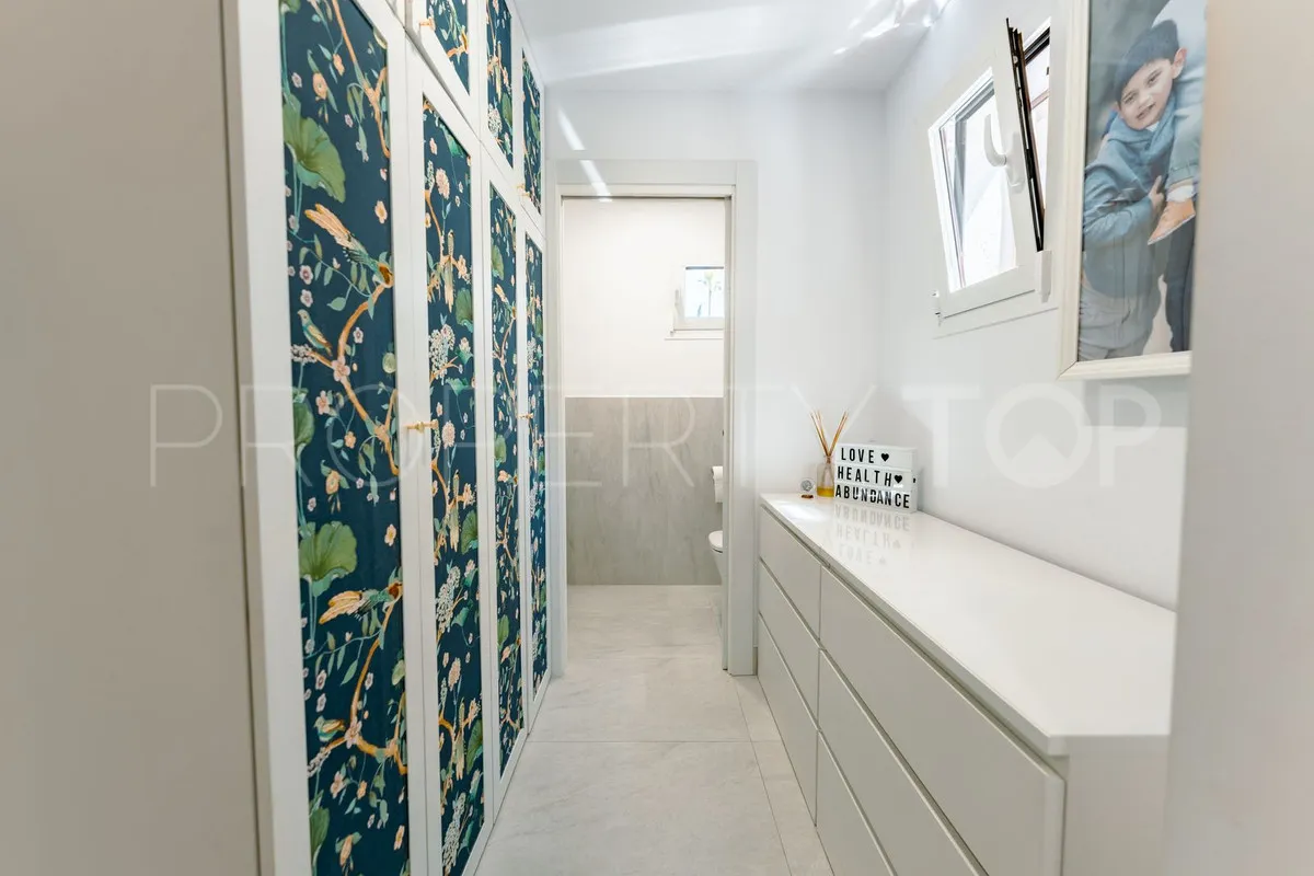 Villa with 4 bedrooms for sale in Selwo