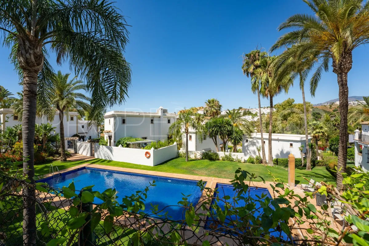 Villa with 4 bedrooms for sale in Selwo