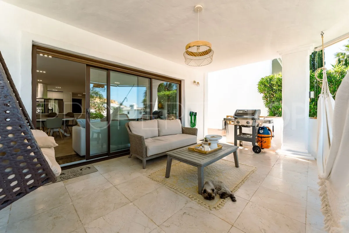 Villa with 4 bedrooms for sale in Selwo