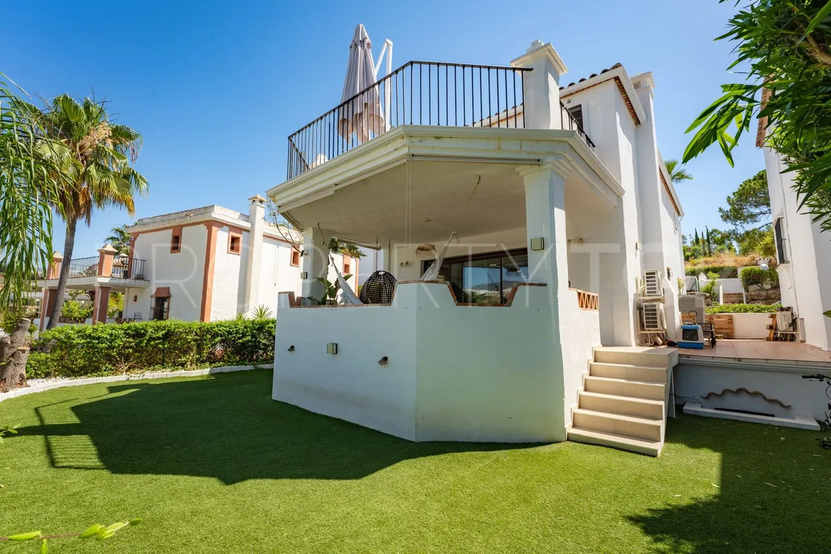 Villa with 4 bedrooms for sale in Selwo
