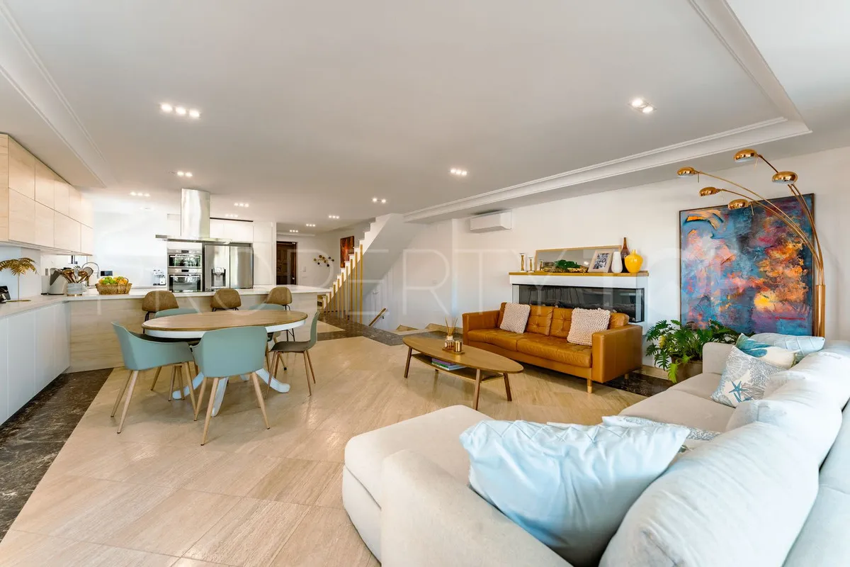 Villa with 4 bedrooms for sale in Selwo